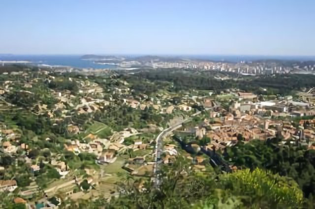 ville d ollioules et vue sur la rade de toulon