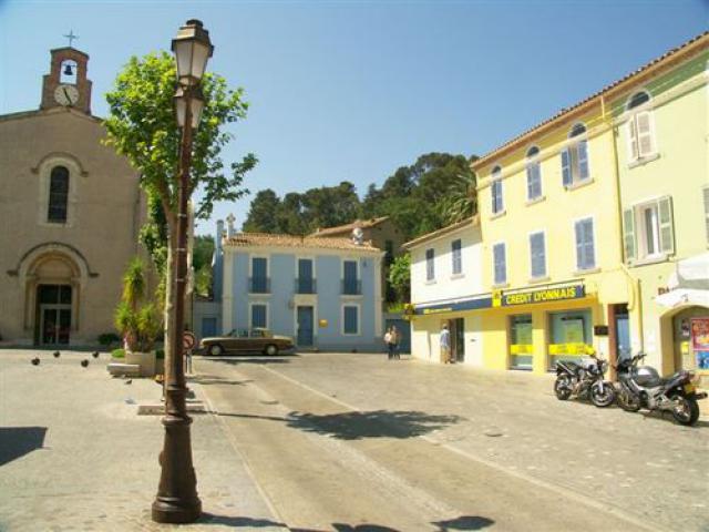 Le Pradet, place de l'Eglise