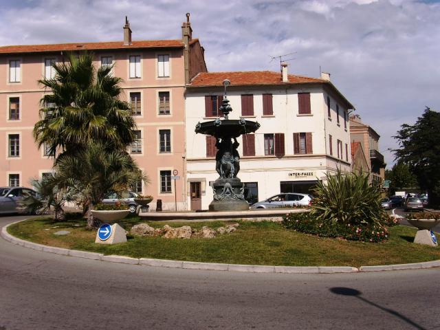 Fontaine des cinq continents, Fréjus (83)