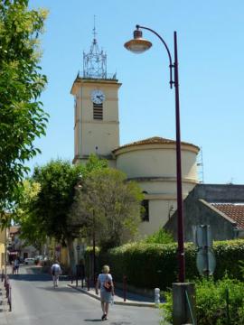 La Crau (83), l’église du village dédiée à la Visitation de Notre Dame (1848)