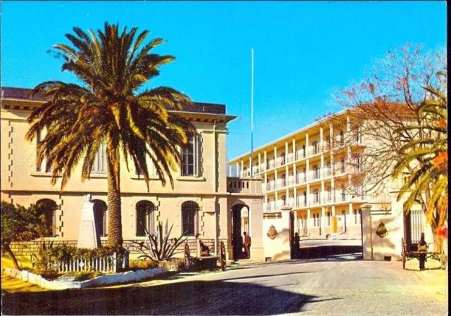 Entrée de la caserne Grignan à Toulon en 1964.