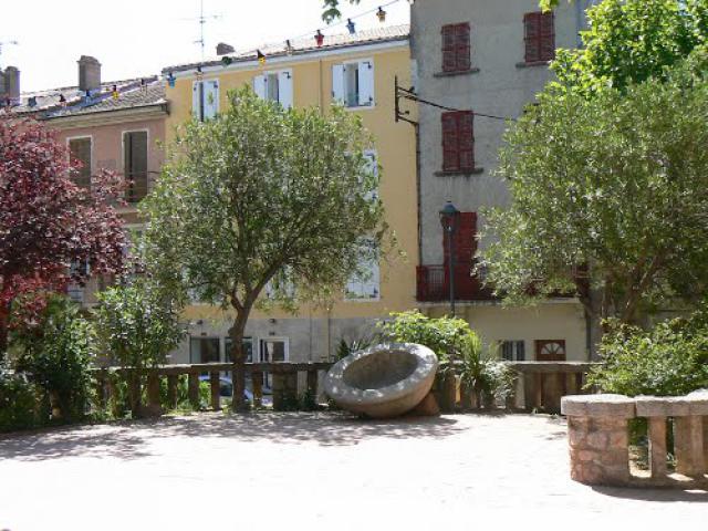 Puget ville place du village