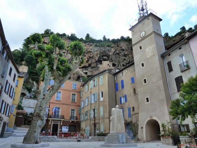 Place de la mairie de Cotignac - Var - France