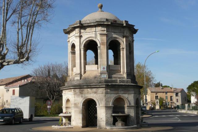 Château d'eau 1745 à Bédarrides.
