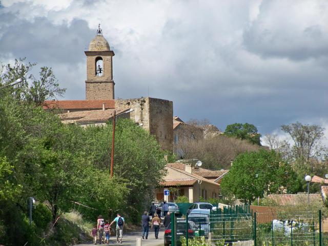 vue sur le village de Mormoiron (84)