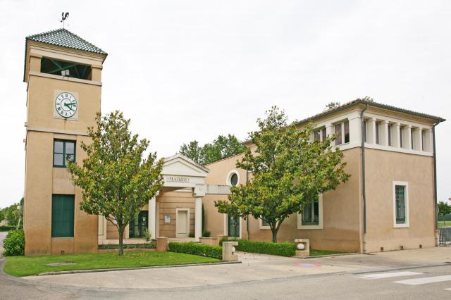 La mairie de Lamotte-du-Rhône (commune de Vaucluse)