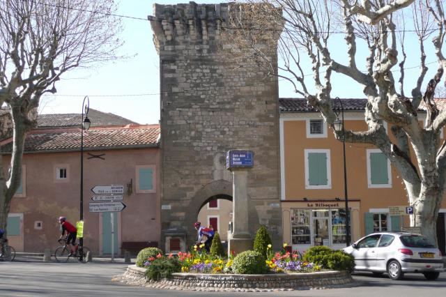 Porte à Pernes-les-Fontaines