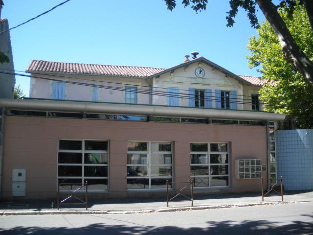 Ecole Primaire, Violès, Vaucluse, France