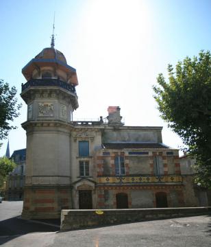 the village of Courthézon, Vaucluse, France