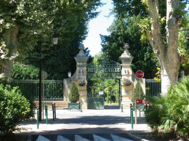 Entrée de L'hotél de Ville, Vaucluse, France