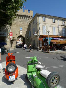 place Nassau une place de qualité avec la fontaine des 4 saisons