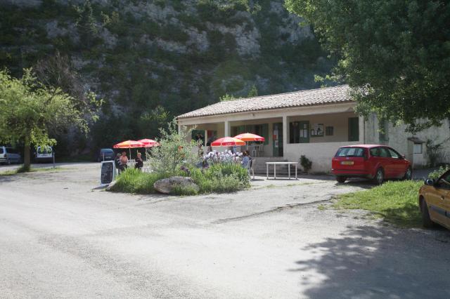 Buvette du plan d'eau de Monieux (Vaucluse)