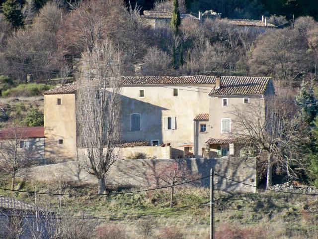 Moaison à cour à Aurel, Vaucluse, France