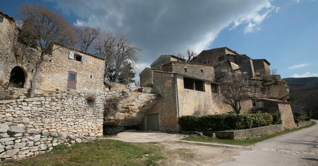 Le village de Sivergues, Vaucluse, France.
