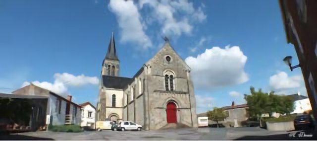 la place de l'église de Mormaison 85260 Vendée