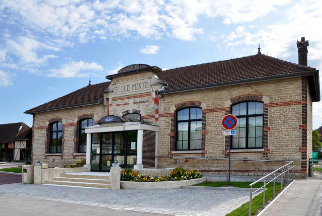 Mairie de-Barberey-St-Sulpice, Aube, France