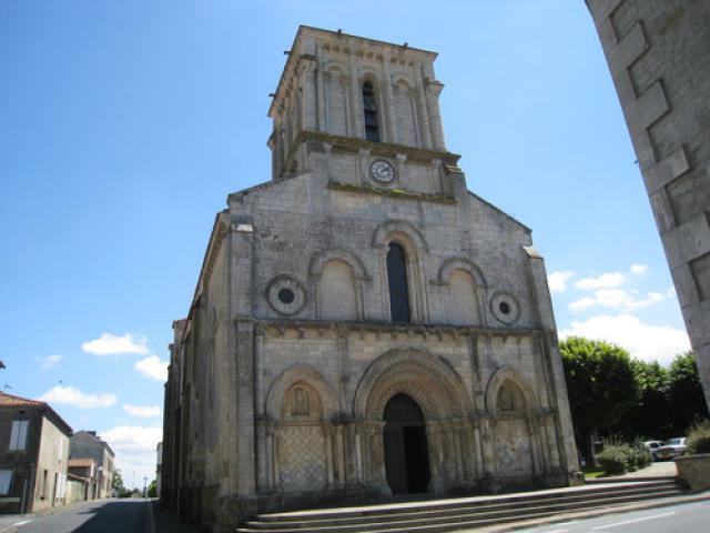 France...L'église de Maillezais