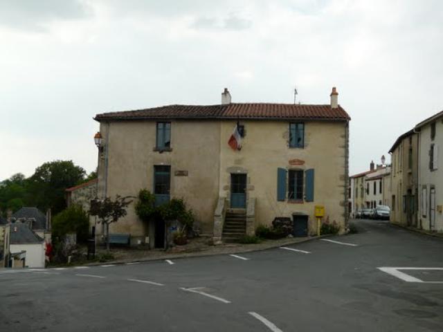 Mallièvre 85, place et maison des Tisserands