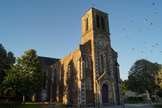 L’église Saint-Médard de Rosnay depuis la rue du Fief.