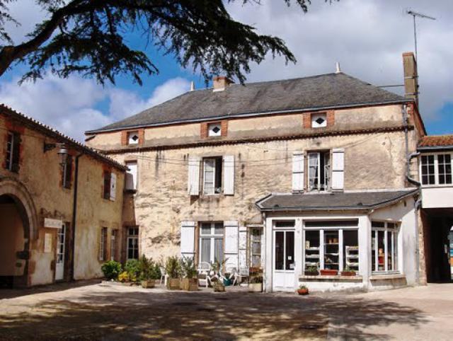 Librairie Antiquaria, Beaulieu-sous-la-Roche