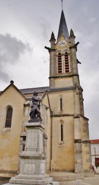 église St Pierre et le Monument-aux-Morts