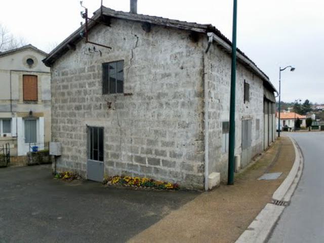 Maison à St Hilaire de Voust (THIEU)