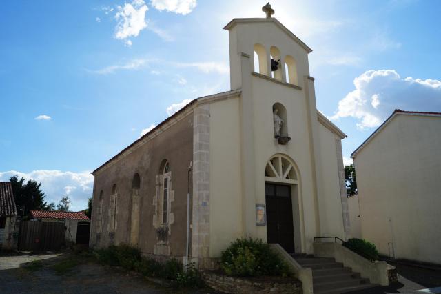 L’église du Sacré-Cœur de La Taillée depuis la rue du Huit-Mai.