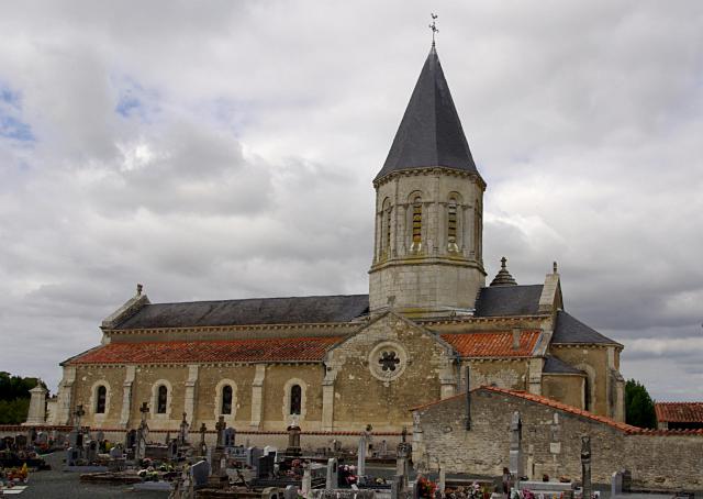 L'église de Saint-Pierre-le-Vieux en Vendée.
