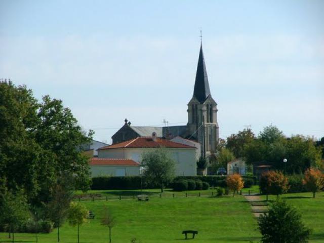 Eglise de Martinet vue des Ouches