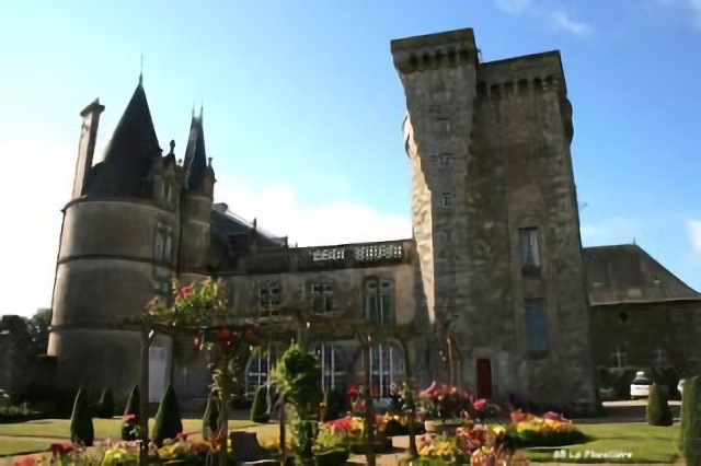 85 La Floccellière - Château