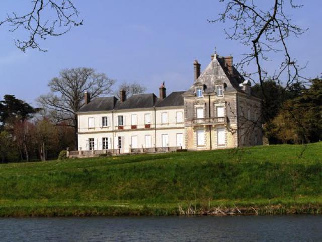 Le chateau de L'Aiguillon-sur-Vie