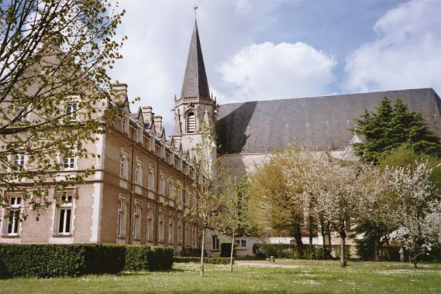 L'abbaye Saint-Martin vue des jardins