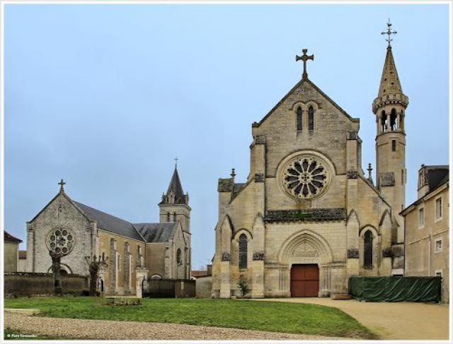 La Puye -- Chapelle de la Maison-mère des filles de la Croix