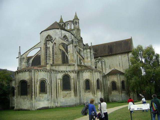 Iglesia Jean de Montierneuf