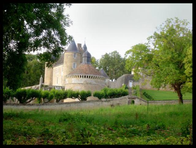 Le château de Vayres.