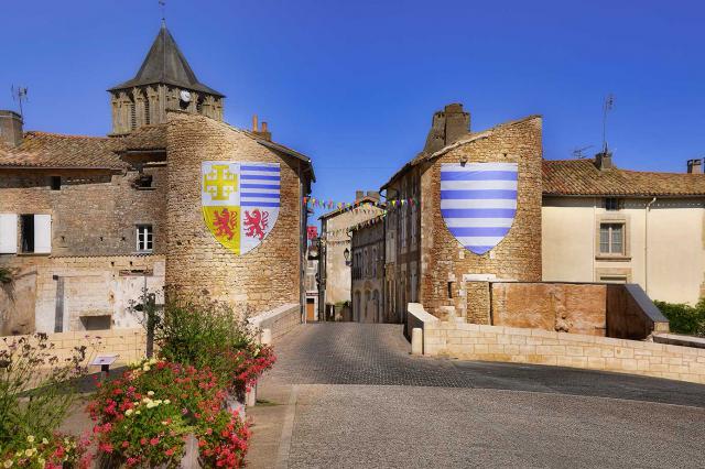 Anciens remparts de Lusignan