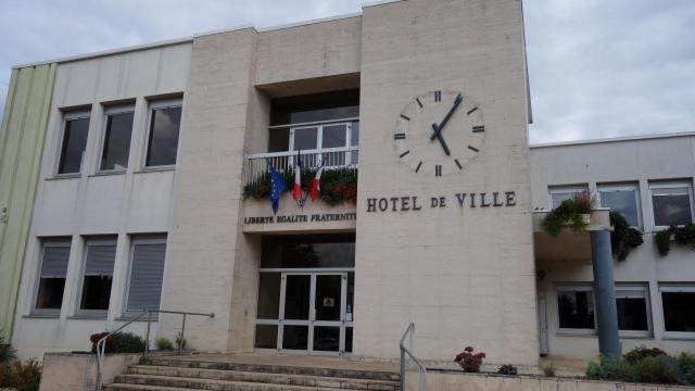 Photographie de la mairie de Buxerolles.