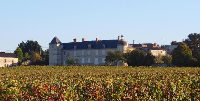 Saint-Léger-de-Montbrillais (Nouvelle-Aquitaine, France). Le logis de Rouvraye.