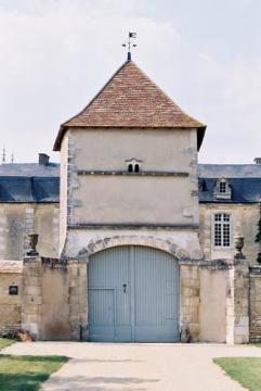 86 NEUVILLE-DU-POITOU -château d'Yversay-
