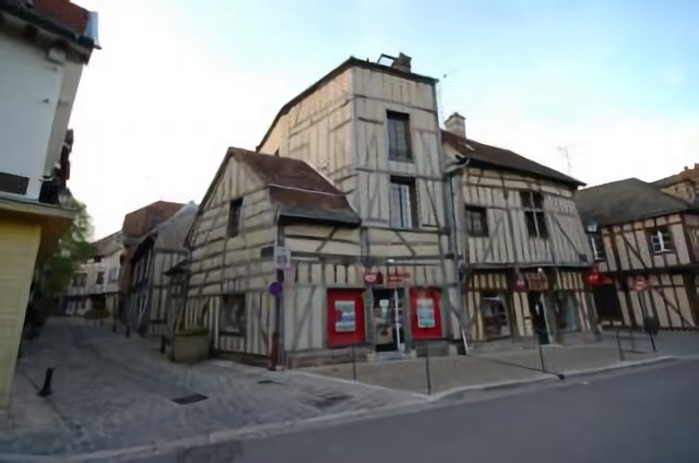 Troyes 1