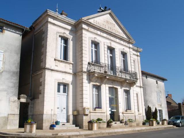 Charroux - Marie Office