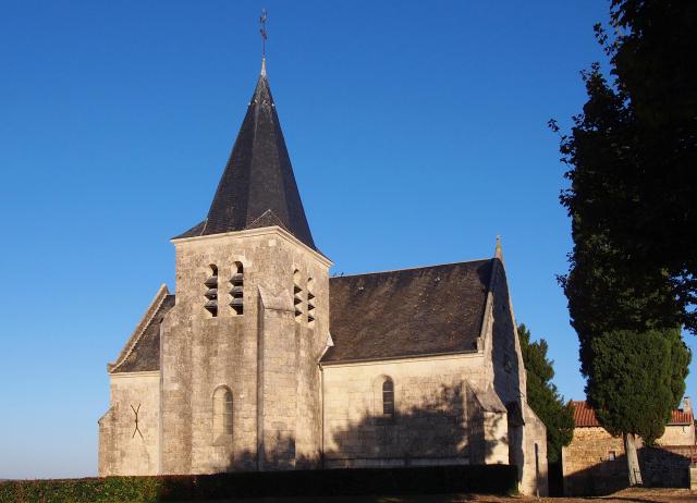 Pouançay (Nouvelle-Aquitaine, France). L'église Saint-Hilaire.