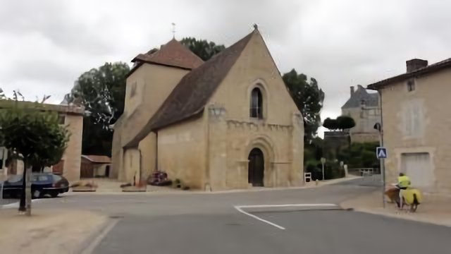 l'église 11ème et 13ème siècle de Sommières du Clain