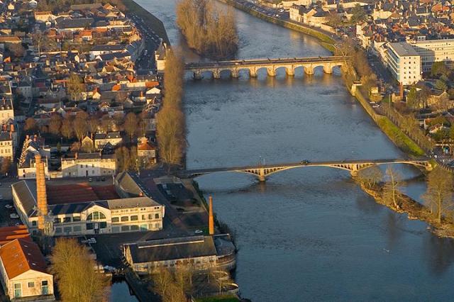 Vue sud du centre de Châtellerault.