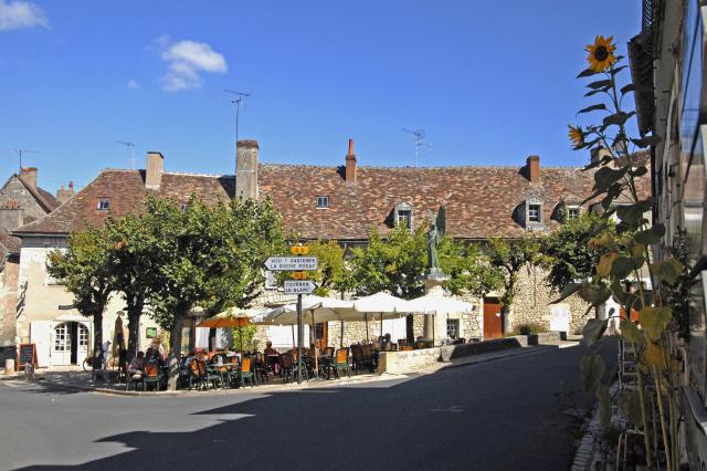 Angles-sur-l'Anglin, Marktplatz