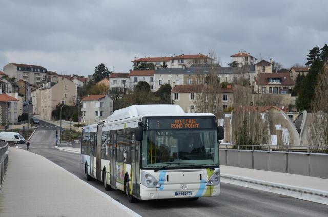 Irisbus Citelis 18 n°171 de la ligne 1 du réseau VITALIS de Poitiers, près de l'arrêt Gare SNCF (Léon Blum).
