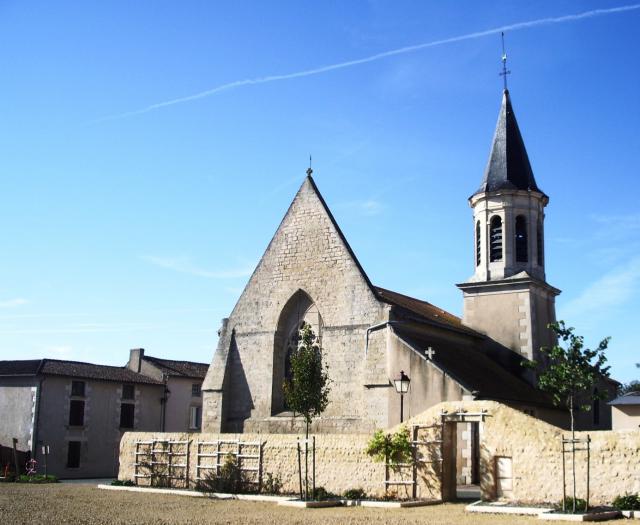 Église Saint Gervais & Saint Protais d'Ayron (86).
