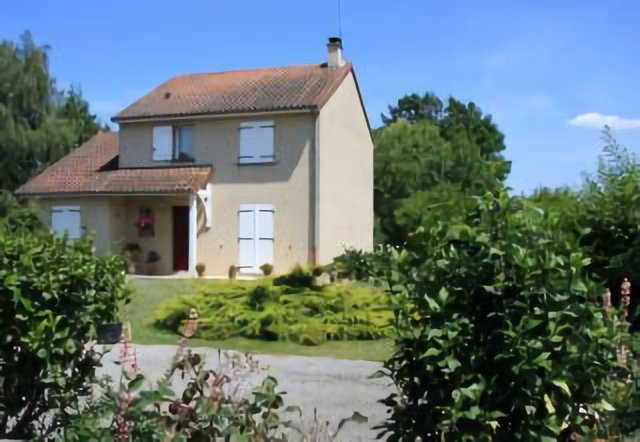 Saint-Sornin-Leulac : pavillon dans jardin d'agrément