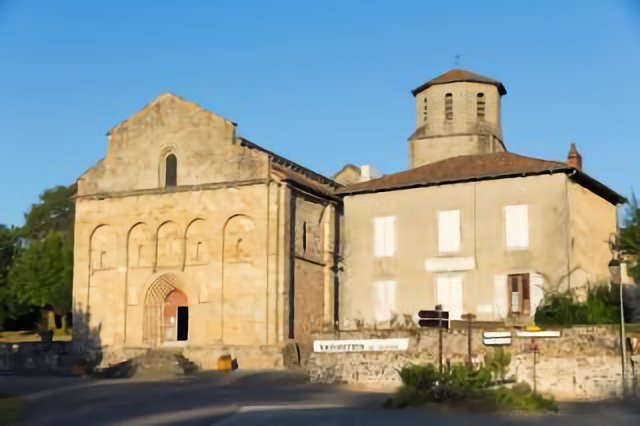 Église Saint-Eutrope des Salles-Lavauguyon.