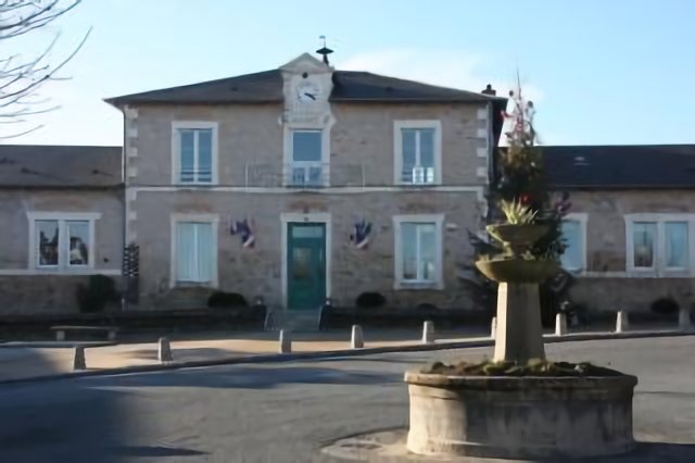 Ladignac-le-Long : mairie